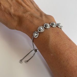 FAUX PEARL/SILVER PLATE ADJUSTABLE BRACELET OSFA ADJUSTABLE